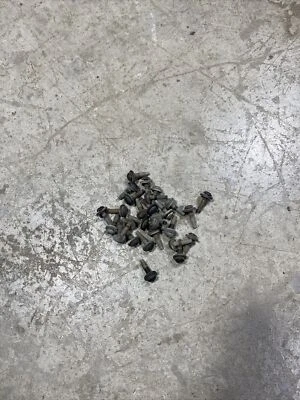 Jeep Cherokee XJ 97-01 (28) OEM Fender Torx Bolts Black (BLK01) - image 1 of 4