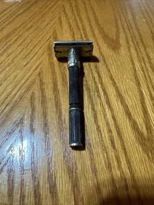 Vintage Gillette Safety Razor Black Beauty Long Handle Adjustable 1-9 - Picture 1 of 4