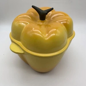 Raro Horno Holandés Francés Le Creuset Hierro Fundido Amarillo Campana 2-1/4 Qt, 2L - Imagen 1 de 9