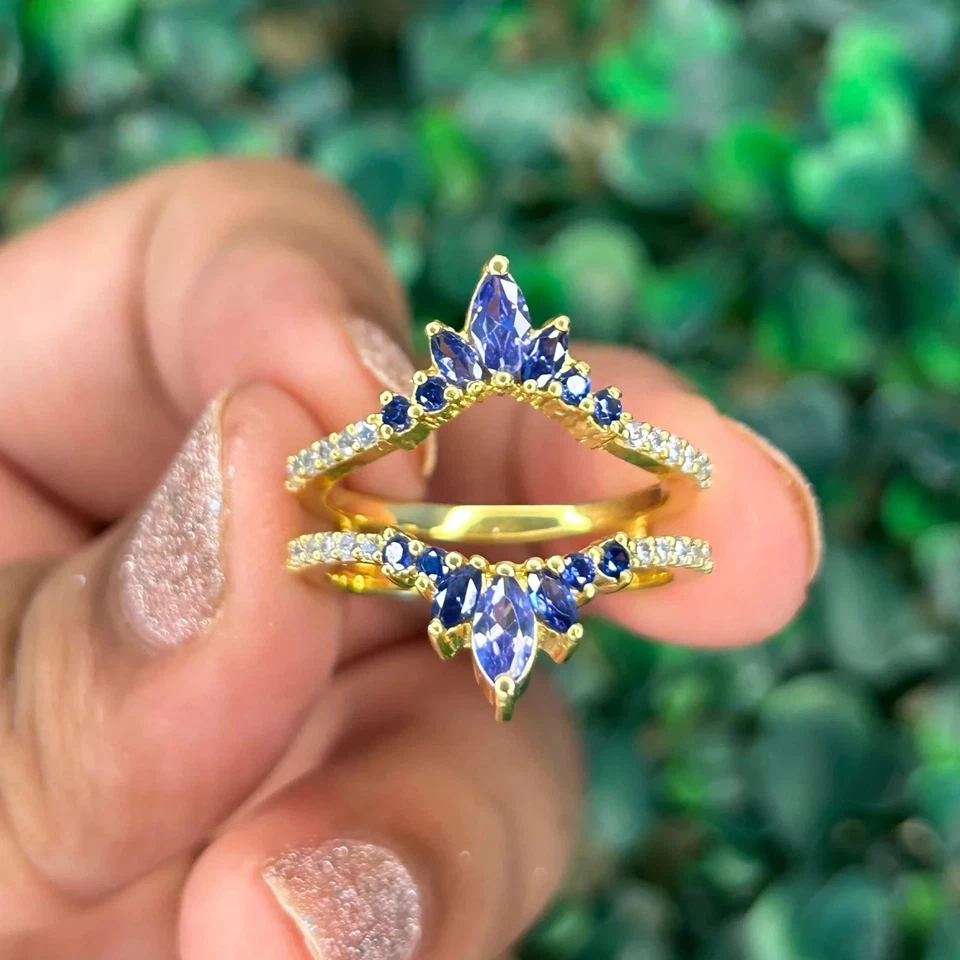 Anillo potenciador envolvente de diamantes y zafiros creado en laboratorio de marquesa de 2 quilates enchapado en oro de 14 k Foto 1 de 4