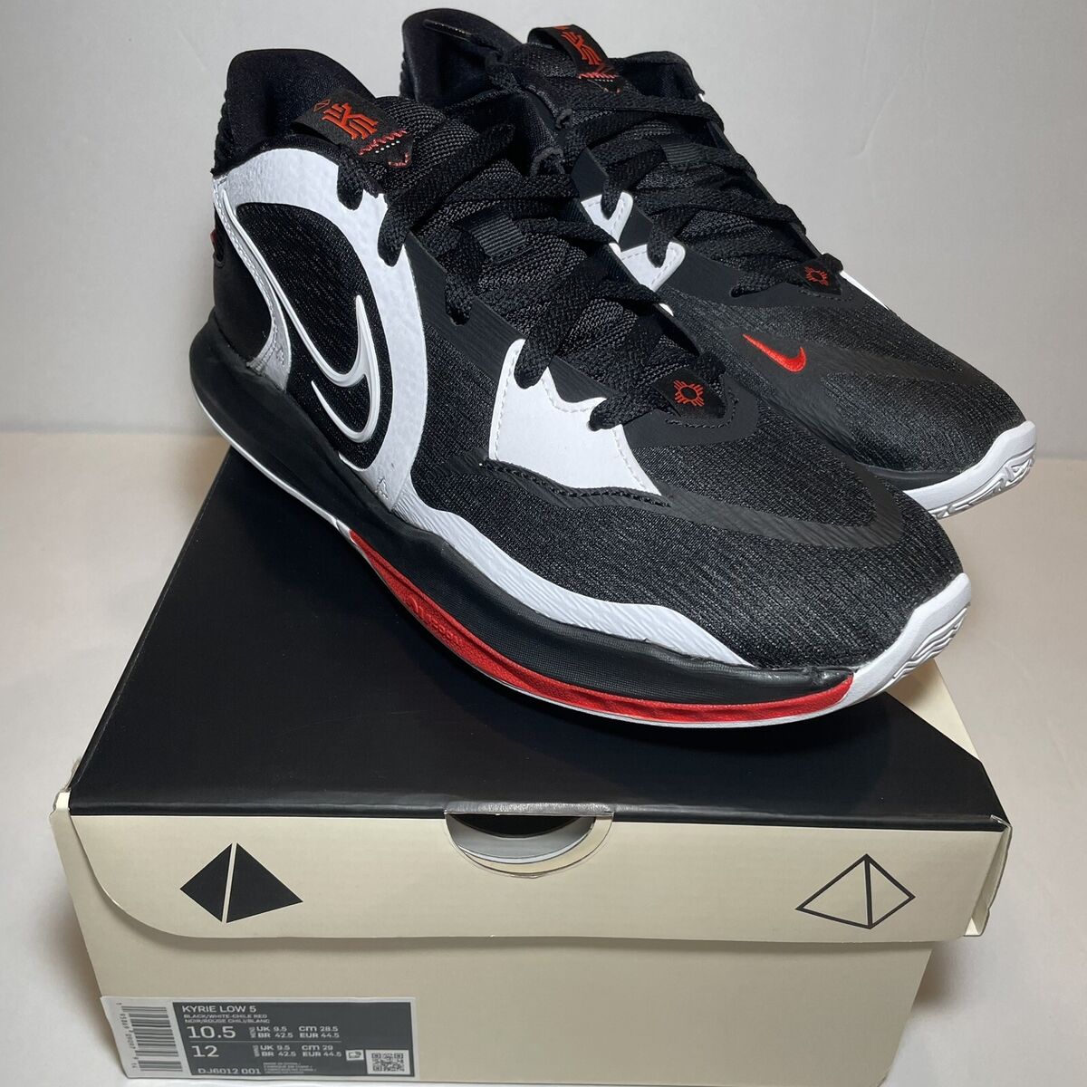 Preços baixos em Nike Kyrie 5 EP Low Bred | eBay Preços baixos em Nike Kyrie 5 EP Low Bred | eBay