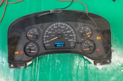 Cuadro de instrumentos velocímetro Chevy Express 2003-2007 199 k millas 10378184 Foto 1 de 3