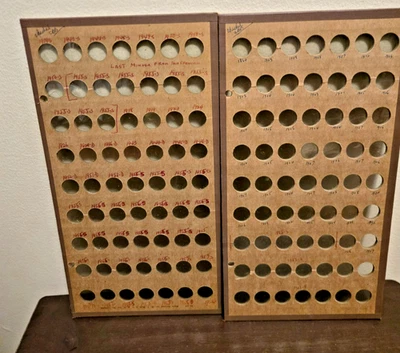 Lote De Colección De 2 Tableros De Monedas-No. 200 ranuras para monedas de 18 mm - Vacías - 14" x 7,5" - Escritas en Foto 1 de 2