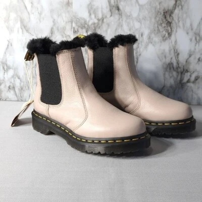 Botas de cuero Dr. Martens 2976 WARMWAIR Leonore de piel sintética color topo 6 EE. UU. L Foto 1 de 4