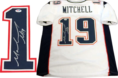 Camiseta blanca personalizada autografiada por Malcolm Mitchell de los New England Patriots (PSA) Foto 1 de 4