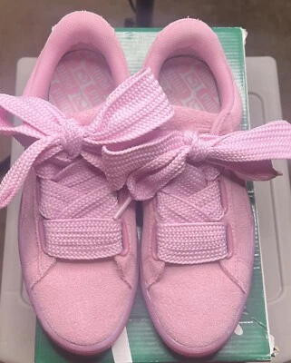 Puma Gamuza Corazón Reset Mujer 7.5 Ambos Cordones Incluidos *Se requiere firma* Foto 1 de 4