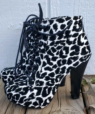 Charlotte Russe Women's Zip Up Booties w/4 in Heel Black/White Animal Print Sz 6 - Image 1 of 4