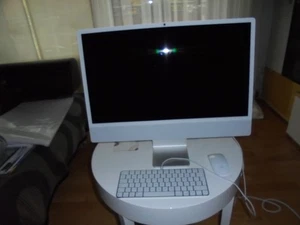 APPLE IMAC 24 M4 10C/24/512/10C Farbe Silber. Kaufdatum.: Media Markt 01.08.2025 - Bild 1 von 3