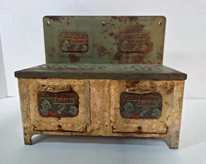 Vintage 1930's LITTLE ORPHAN ANNIE Toy 3 Burner Stove & Oven (doors open) - Picture 1 of 5