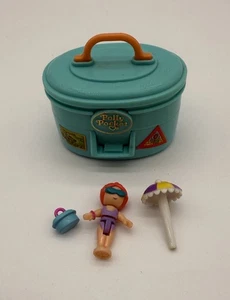 Polly Pocket Vtg 1996 Summer Villa Blue Vanity Case Umbrella & Figure COMPLETE - Picture 1 of 8