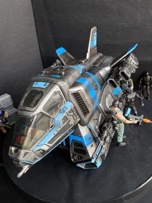 Ares-76 “Grid Hauler” — TRON ARES Dropship de colección coleccionable pintado a mano Foto 1 de 4