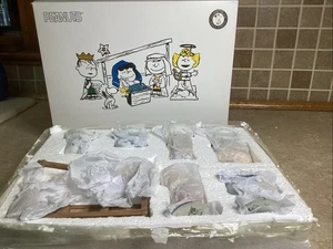 Hallmark Peanuts Christmas Nativity Collection 7 Piece Set- NEW IN BOX - Picture 1 of 2