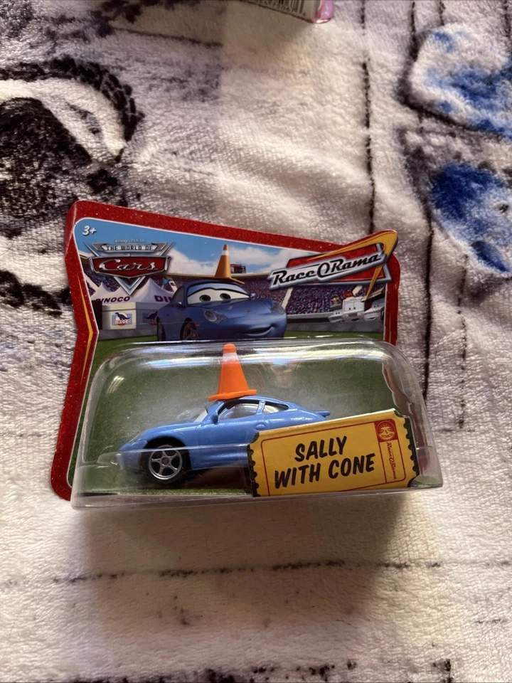 Sally With Cone Cars - Immagine 1 di 1