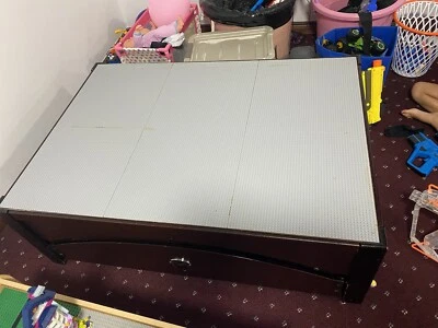 Mesa Lego Pottery Barn Foto 1 de 2