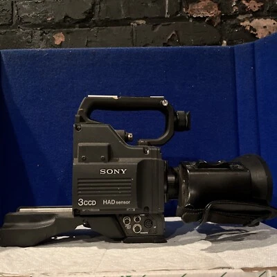 3X Sony DXC-327B Color Video Cameras Lens VCL-712BX - Image 1 of 4