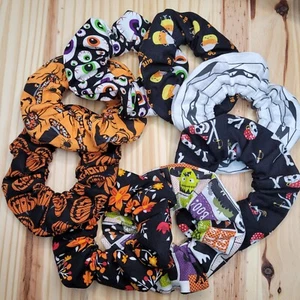 Halloween Scrunchies | Hecho a mano en EE. UU. | Silicona elástica de larga duración - Imagen 1 de 89
