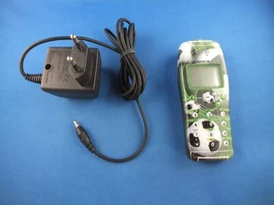 Original Nokia 3210 diseño de fútbol teléfono móvil rareza mango de culto cargador verde - Imagen 1 de 9