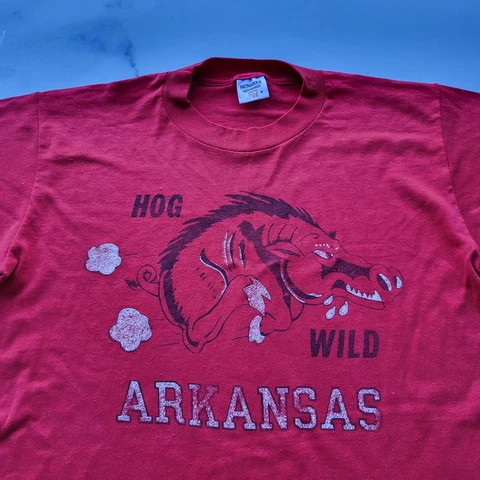 Vintage Arkansas Razorbacks Shirt Size M Made in USA Red College Hog Wild Sports Cover