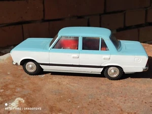 VINTAGE FIAT 125p TOY POLSKI CZZ-4046 FSO FSM LARGE PLASTIC FRICTION POLAND RARE - Picture 1 of 24
