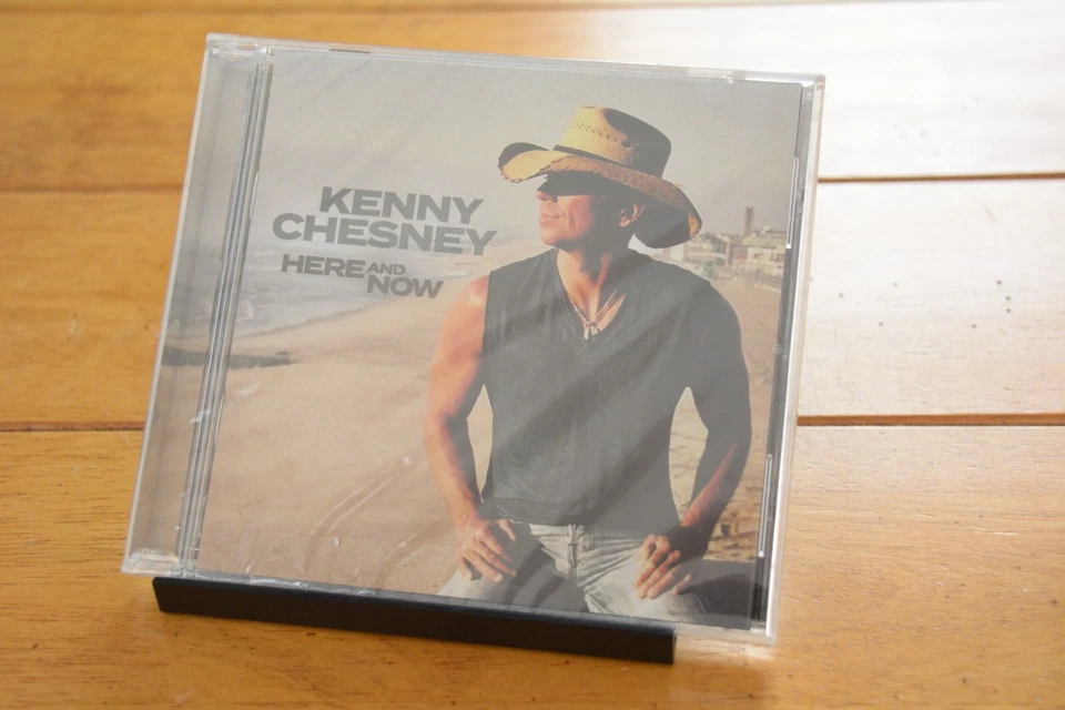 KENNY CHESNEY "HERE AND NOW" AUDIO CD [NEW SEALED] [163] - Imagem 1 de 4