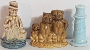 VINTAGE LOT OF 3 WADE WHIMSIES FIGURINE DR FOSTER/BLUE LIGHT HOUSE/3 BEARS - Bild 1 von 16