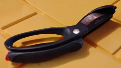 Pampered Chef Double Blade Salad Chopper Scissors Gently Used - Image 1 of 2