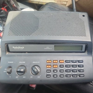 Radio Shack Pro-2018 20-424 Police Fire Weather Alert,Ham,etc scanner unit. - Picture 1 of 2