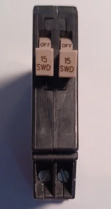 Eaton Schneidhammer Doppelschutzschalter 120/240V CHT1515 2-15A Original OEM - Bild 1 von 3