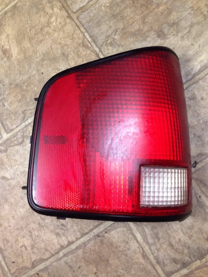 Luz trasera izquierda camioneta Chevrolet S10 1994-1997 1998 1999 2000 2001 2002 2003 Foto 1 de 1