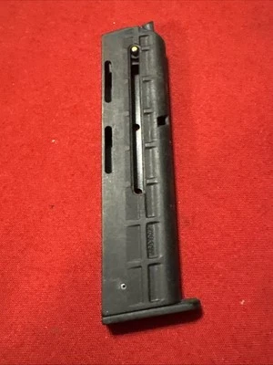 Cargador Chiappa M1911-22 - 10 rondas - rifle largo .22 negro - polímero OEM 6717 Foto 1 de 4