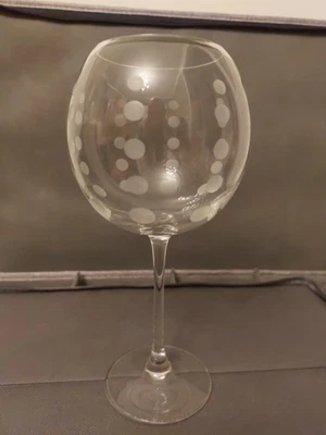 Винный бокал Mikasa Cheers с травлеными пузырьками кубок 24,5 унции сменный - Изображение 1 из 4