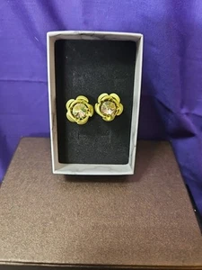 Pendientes perforados con roseta de oro con elemento Swarovski boreal amarillo - Imagen 1 de 1