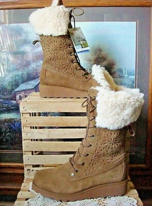NEU IM KARTON ~ BEARPAW KYLIE ~ HELLBRAUNES WILDLEDER ELFENBEIN WOLLE LAMMFELL STIEFEL ~ JUGEND 3/DAMEN 5 - Bild 1 von 8