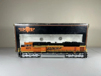 HO MTH DCC Equipped BNSF SD70ACe #9371  - Image 1 of 4