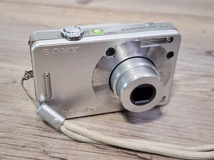 *READ DESCRIPTION* Sony Cyber-shot DSC-W50 6.0MP Digital Camera - Silver - Picture 1 of 8