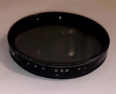 ProMaster 58mm Polariser Filter with case, made in Japan in very good condition - Image 1 of 3