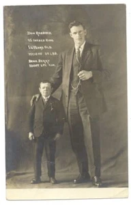 Studio RPPC - A MIDGET & A TALL MAN In Suits - Beautiful! ca1908 Rare - Picture 1 of 2