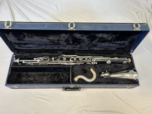 HIGH QUALITY VITO RESO-TONE U.S.A. BASS CLARINET + CASE - Picture 1 of 16