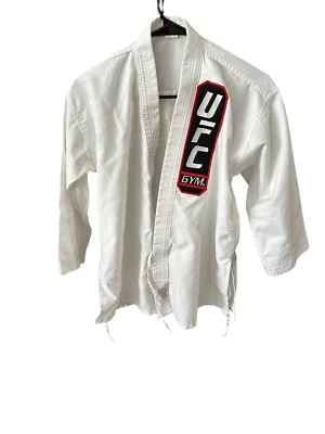 Chaqueta UFC Gym Jiu Jitsu Artes Marciales MMA Gi Jóvenes Niños Talla 1 Blanca Limpia Usada en Excelente Condición Foto 1 de 4