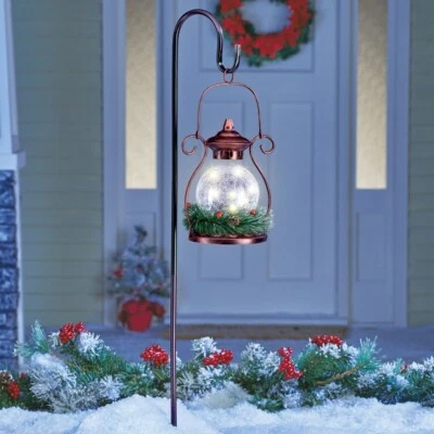 Linterna de camino de Navidad de vidrio agrietado iluminada solar con gancho para pastores Foto 1 de 2