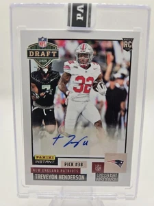 Panini Instant NFL Draft Night 2025 Treveyon Henderson #NFLDN-25 (RC) automático/99 - Imagen 1 de 6