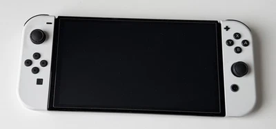 Nintendo Switch OLED weiß + Zubehörpaket (u.a. 200GB MicroSD, Displayschutz uvm) - Bild 1 von 4