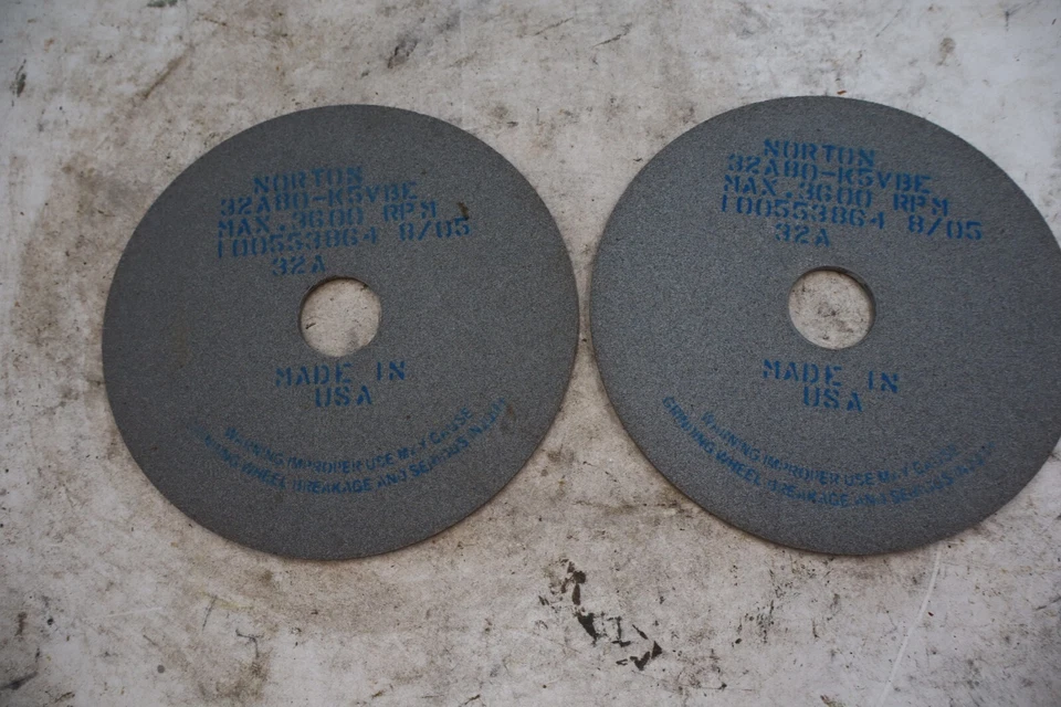 2x NORTON 32A80-K5VBE grinding wheel - Image 1 of 1