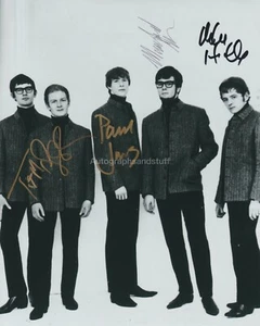 Manfred Mann, Paul Jones, Mike Hugg & Tom Mc HAND SIGNED 8x10 Photo Autograph D - Picture 1 of 2
