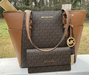 MICHAEL KORS CHARLOTTE LARGE TOP ZIP BAG TOTE Brown SIGNATURE TRIFOLD WALLET - Bild 1 von 8