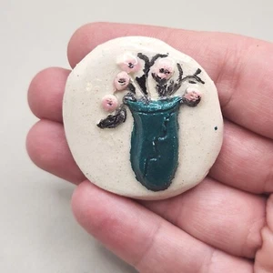 Broche artesanal de cerámica de colección rosa floral ramo verde azulado azul pintado a mano - Imagen 1 de 7