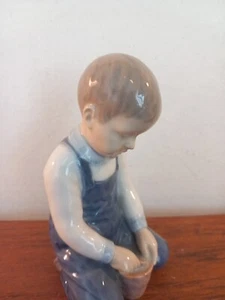 B&G Bing & Grondahl Copenhagen Figur #2127 JUNGE KNIEND MIT SANDEIMER  - Bild 1 von 10