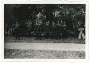 Orig. Foto Ordenskissen Grab Nachtjagd Pilot NJG1 Friedhof SINT-TRUIDEN Belgien - Bild 1 von 1