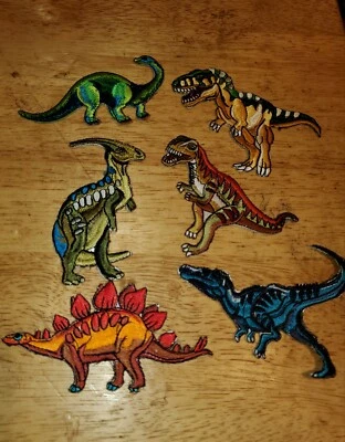Embroidered iron on applique patch Dinosaurios  - Image 1 of 4