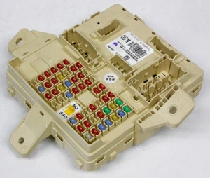 OEM for2017-2020 Genesis G80 91955-B1413 Cabin Fuse Box - Picture 1 of 6